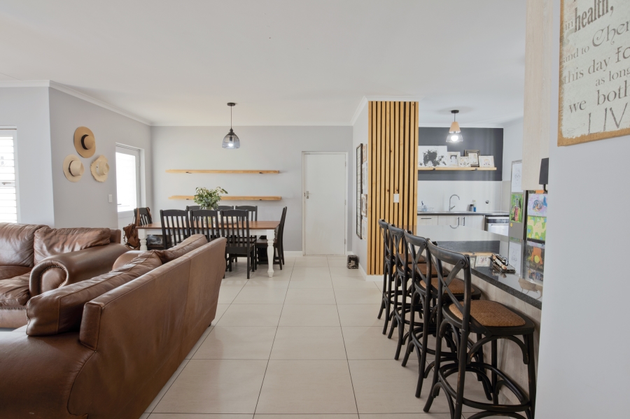3 Bedroom Property for Sale in Sunningdale Western Cape